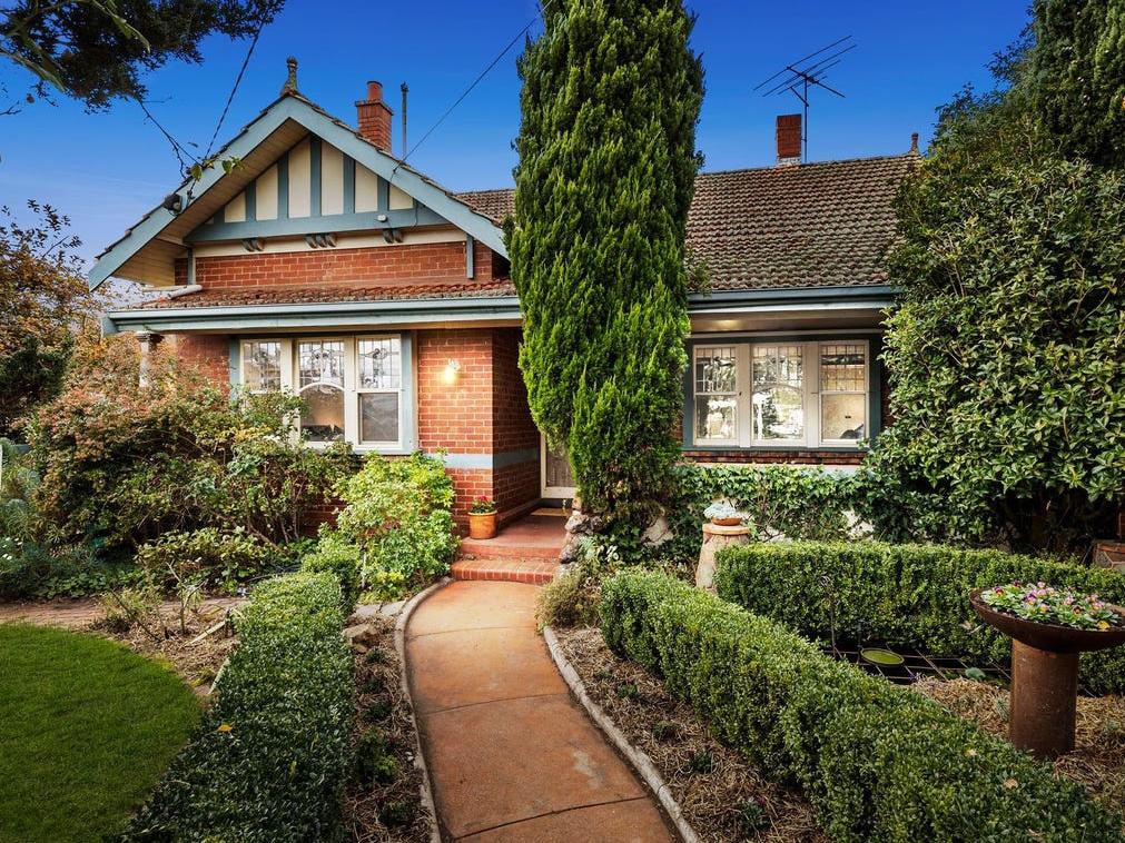 Buyers dream big as California bungalow sets suburb record in Geelong’s east